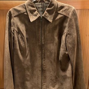 Liz Claiborne brown suede zipper jacket. Lined no pockets. Very good condition.